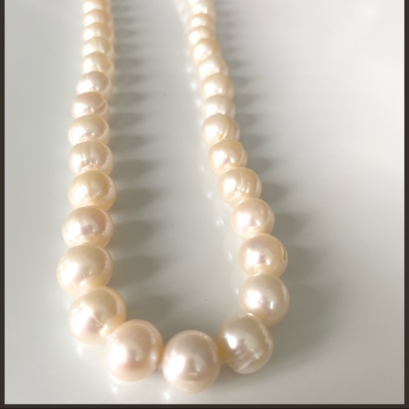 NEW ⬇️ 💲- 9mm Opera Length Real Freshwater Pearls - Picture 2 of 3